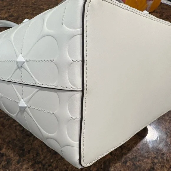 EUC Kate Spade white tote - Picture 11 of 16